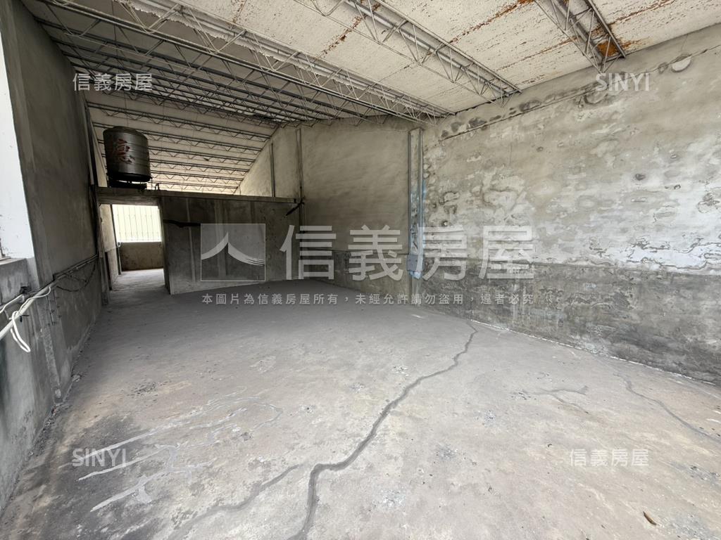 地約３０．２５坪透天店面房屋室內格局與周邊環境