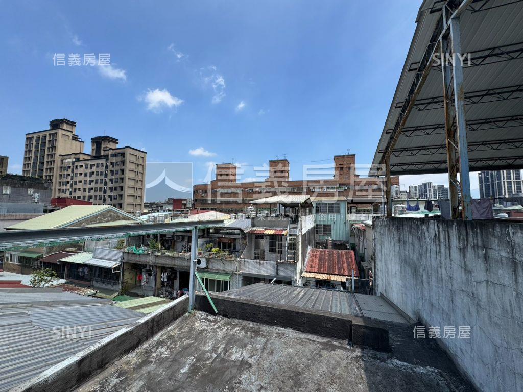 公園旁透天房屋室內格局與周邊環境