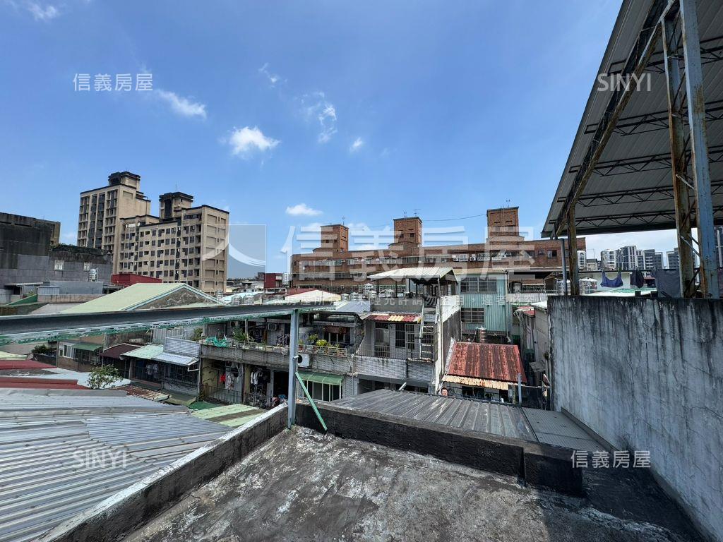 公園旁透天房屋室內格局與周邊環境