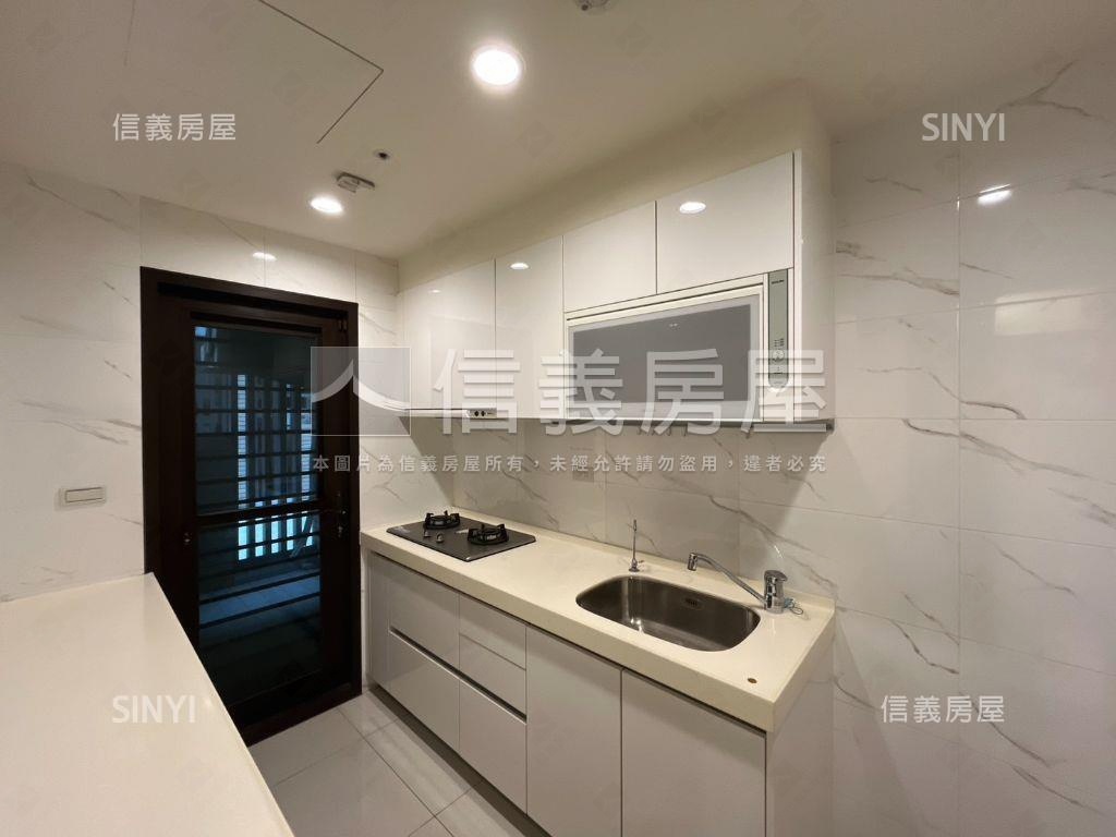 雲品精美裝潢未住三房平車房屋室內格局與周邊環境