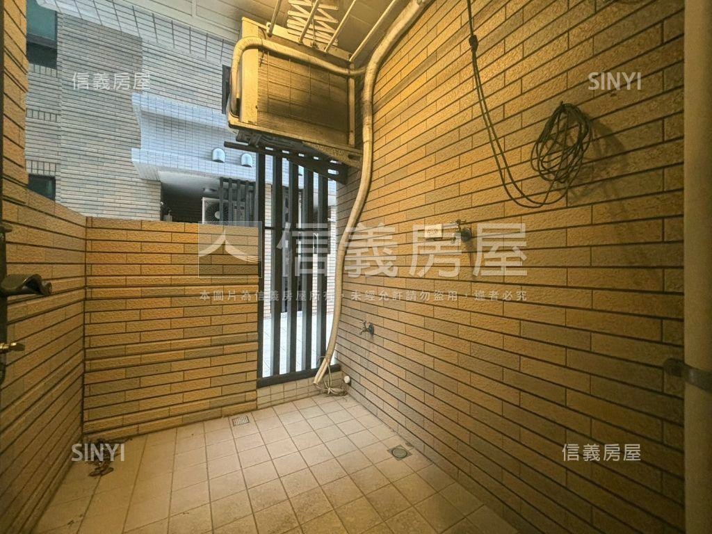 雲品精美裝潢未住三房平車房屋室內格局與周邊環境