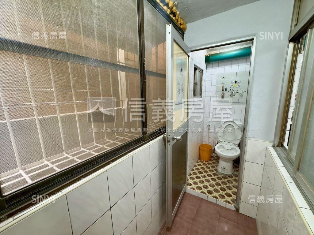 文化西正路南曜金店面房屋室內格局與周邊環境