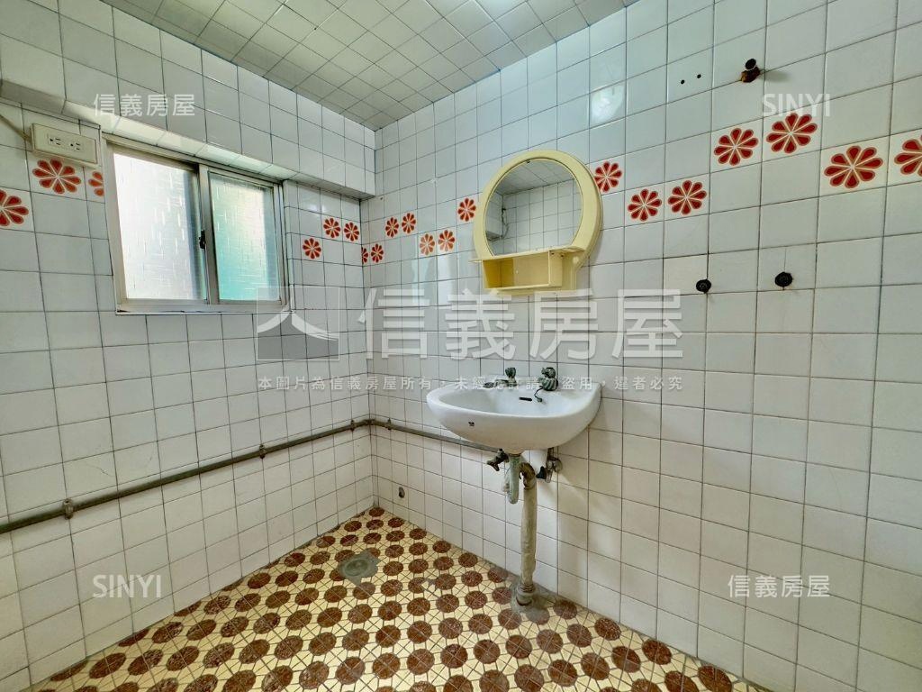 文化西正路南曜金店面房屋室內格局與周邊環境