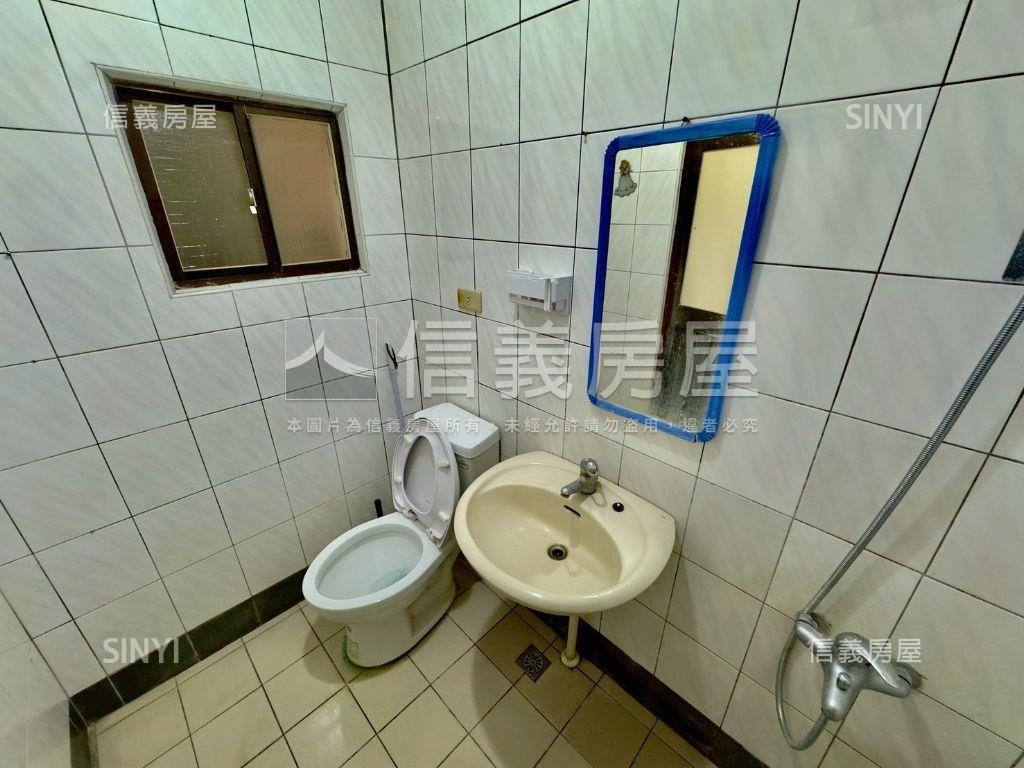 文化西正路南曜金店面房屋室內格局與周邊環境