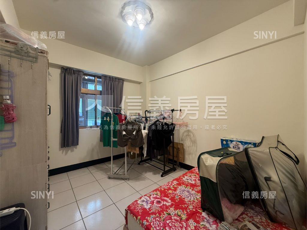 有中庭有管理的公寓兩房車房屋室內格局與周邊環境