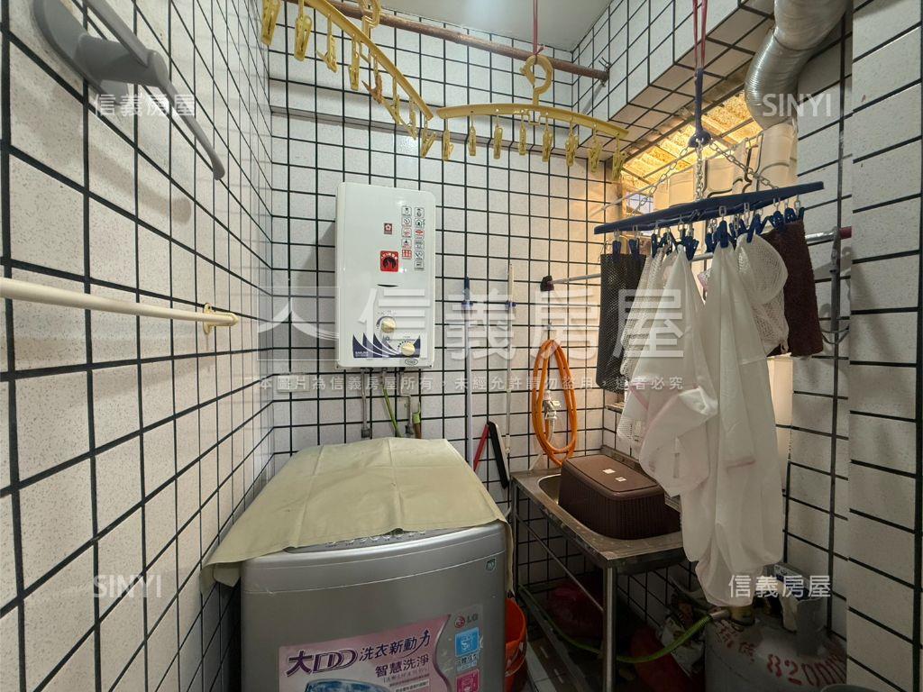 有中庭有管理的公寓兩房車房屋室內格局與周邊環境