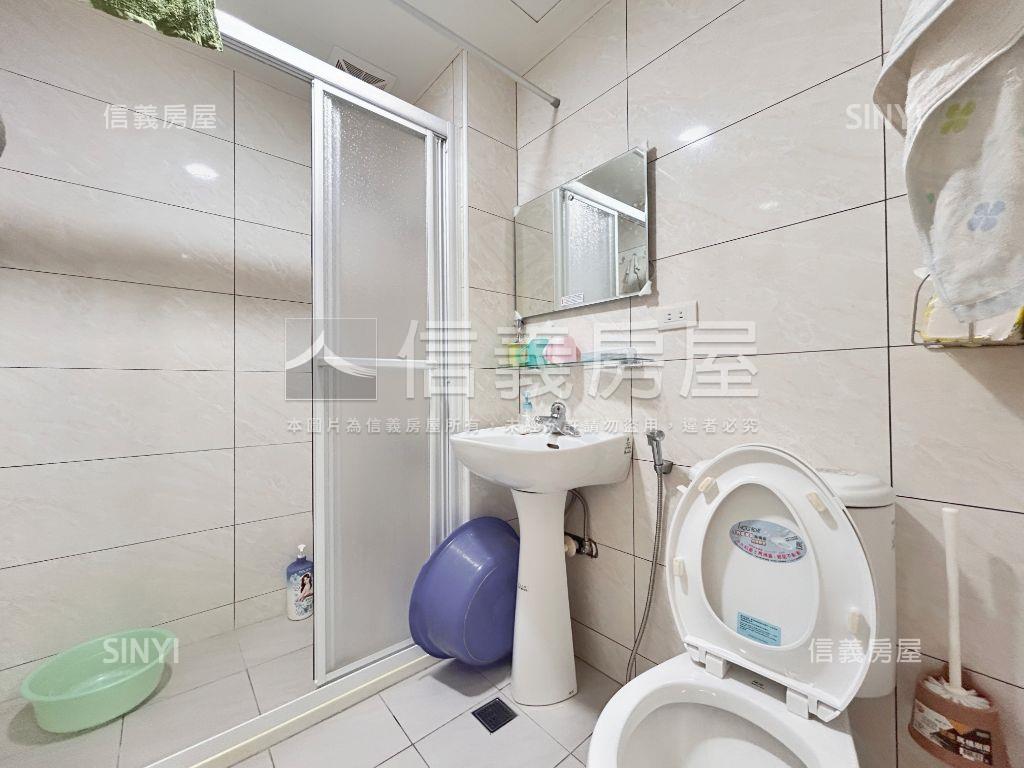 有中庭有管理的公寓兩房車房屋室內格局與周邊環境