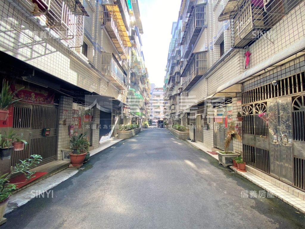 有中庭有管理的公寓兩房車房屋室內格局與周邊環境
