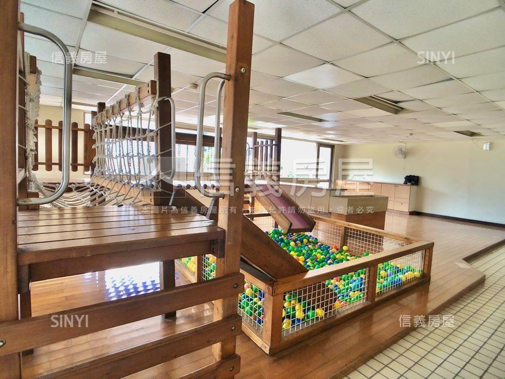 近勤美三房平車房屋室內格局與周邊環境