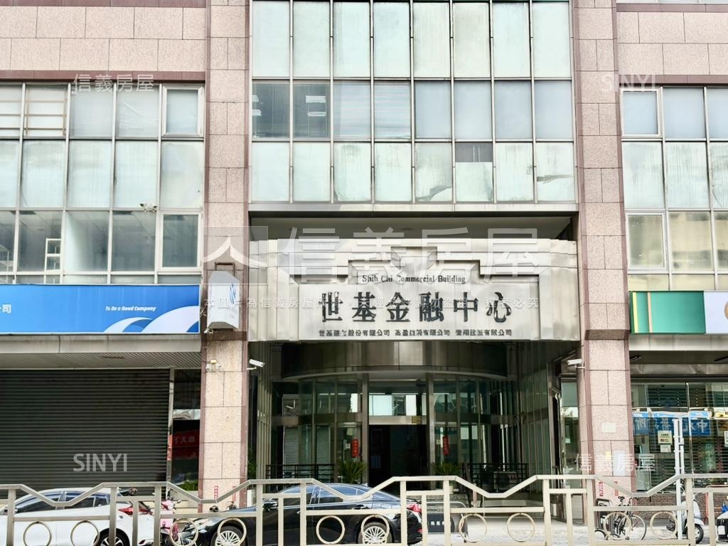 正進化北路大棟距美裝透店房屋室內格局與周邊環境