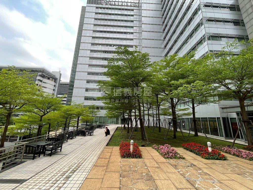 南港軟體園區高樓２戶房屋室內格局與周邊環境