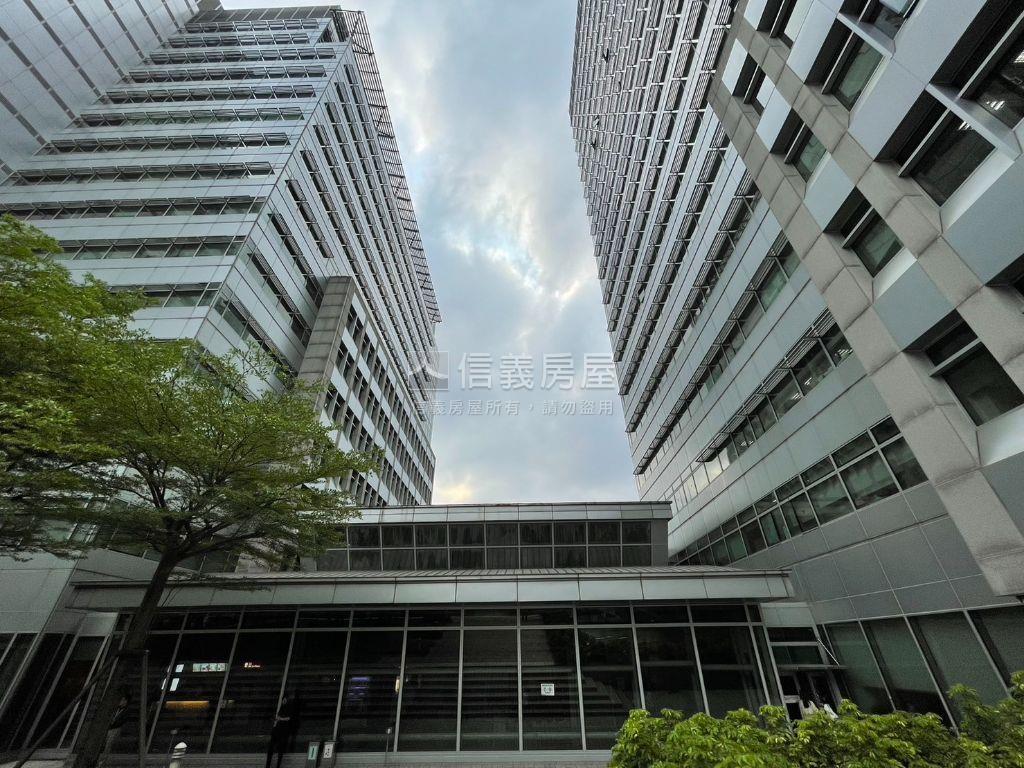 南港軟體園區高樓２戶房屋室內格局與周邊環境