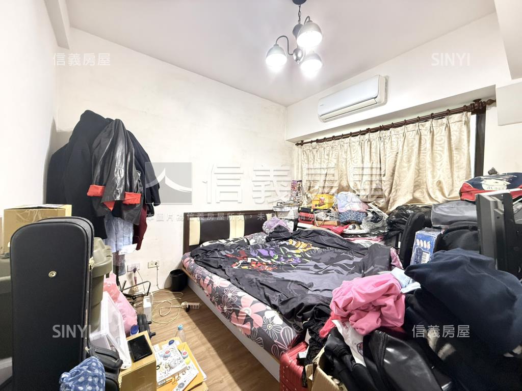 閱美館美裝潢三房車位房屋室內格局與周邊環境