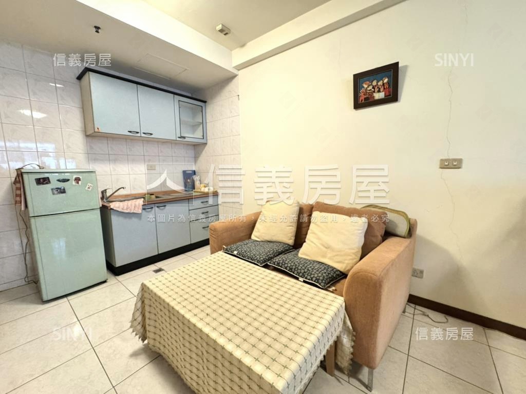 摩天高樓層精緻套房房屋室內格局與周邊環境