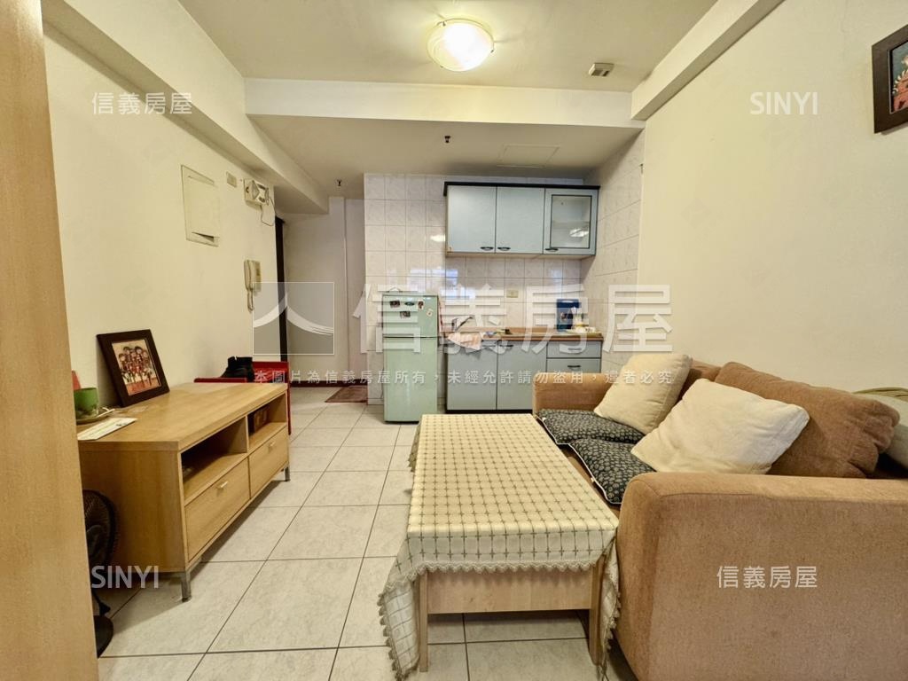 摩天高樓層精緻套房房屋室內格局與周邊環境