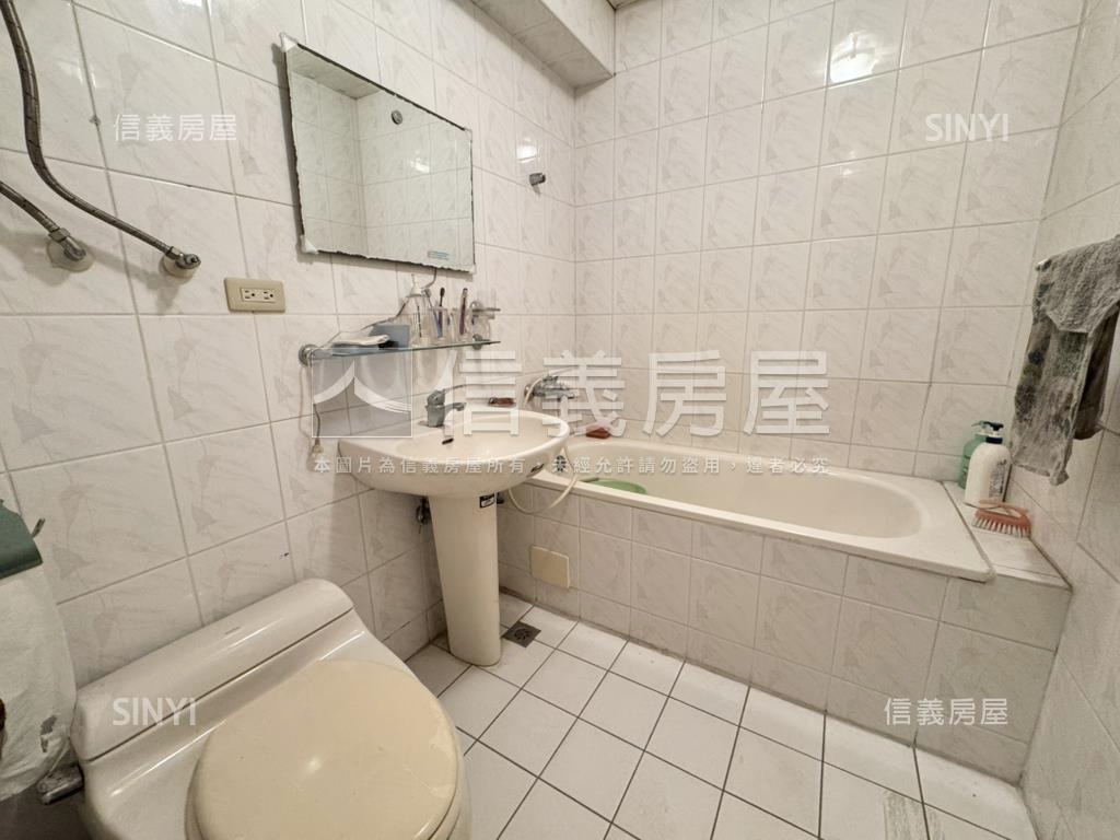 摩天高樓層精緻套房房屋室內格局與周邊環境