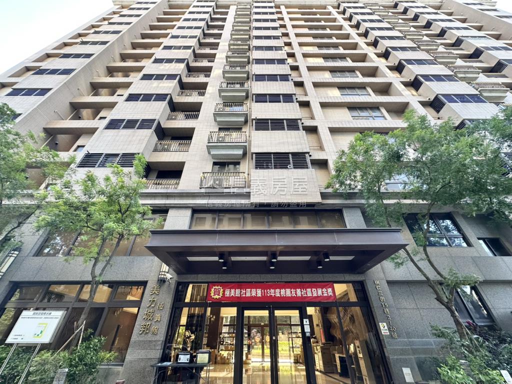 極美館高樓兩房車位房屋室內格局與周邊環境