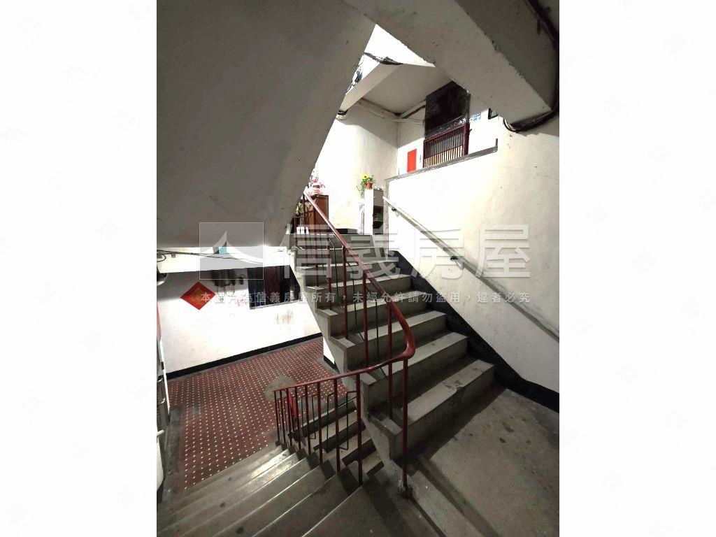 國泰街的一道光★溫馨好宅房屋室內格局與周邊環境