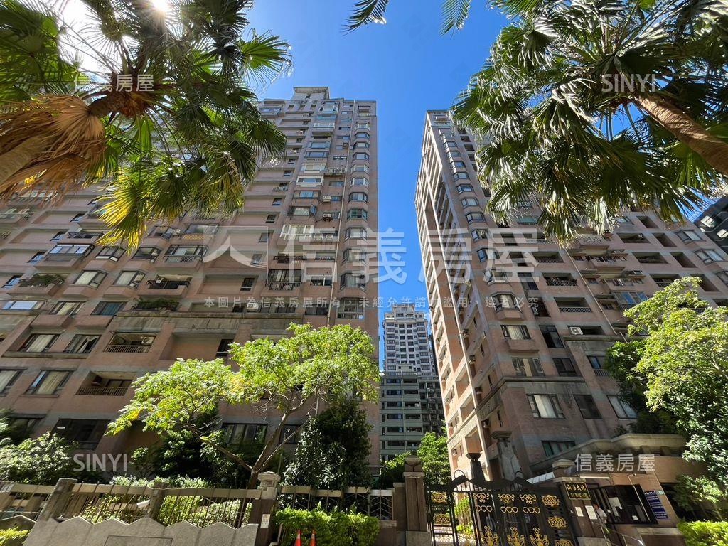 山海大地平面車位房屋室內格局與周邊環境