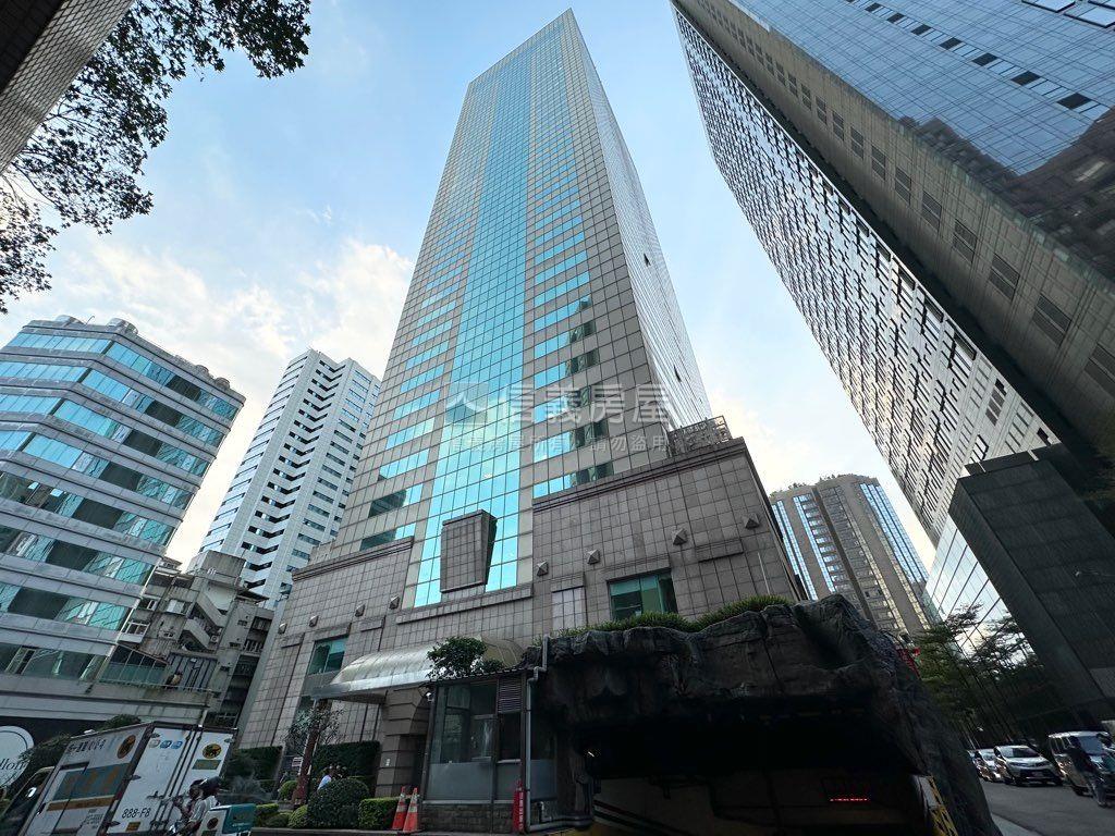 敦南摩天面林蔭鋼骨商辦房屋室內格局與周邊環境