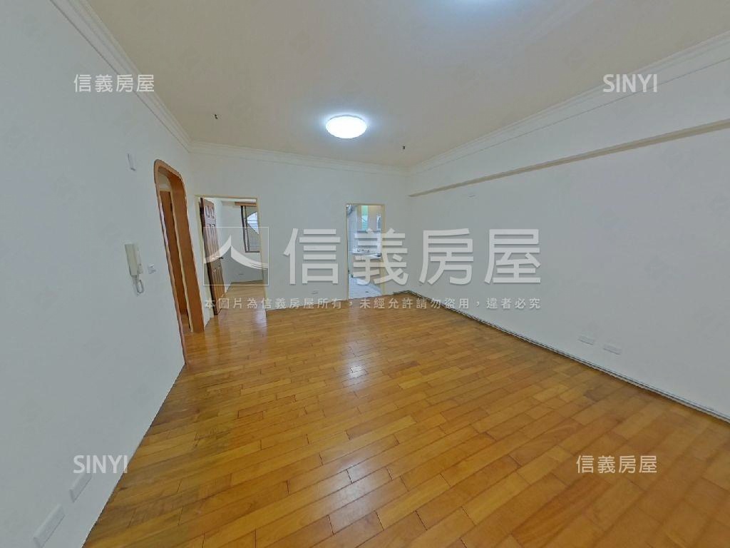 低總價➹高工商圈三房車位房屋室內格局與周邊環境