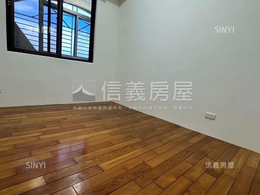 低總價➹高工商圈三房車位房屋室內格局與周邊環境
