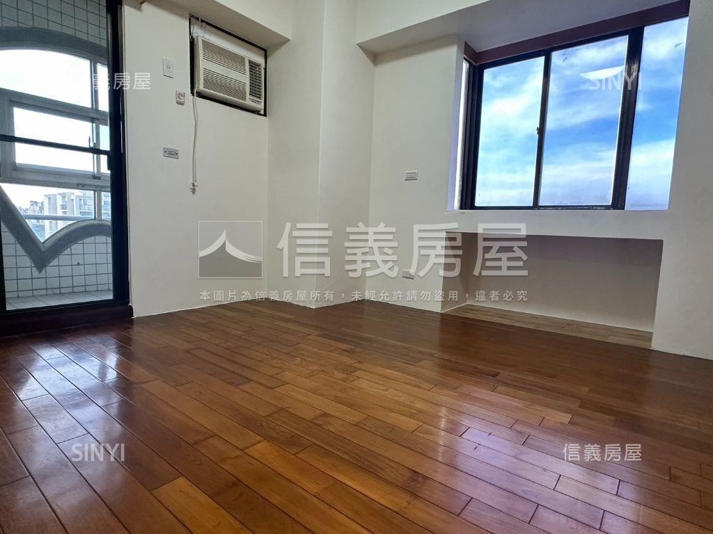 低總價➹高工商圈三房車位房屋室內格局與周邊環境