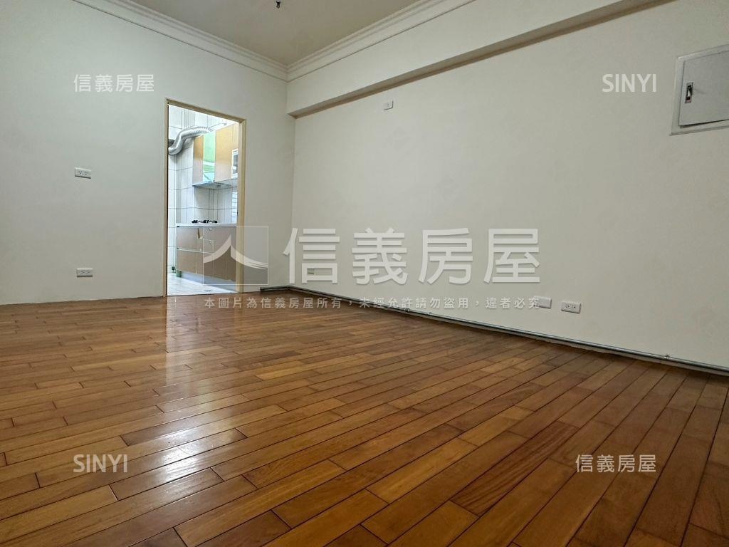 低總價➹高工商圈三房車位房屋室內格局與周邊環境