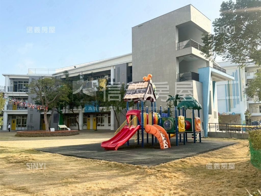 本戶非面７４悅見山三房車房屋室內格局與周邊環境