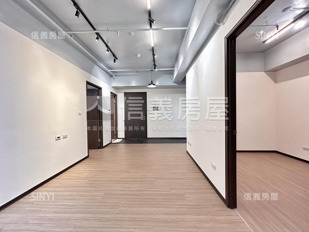 築成豐州兩房房屋室內格局與周邊環境