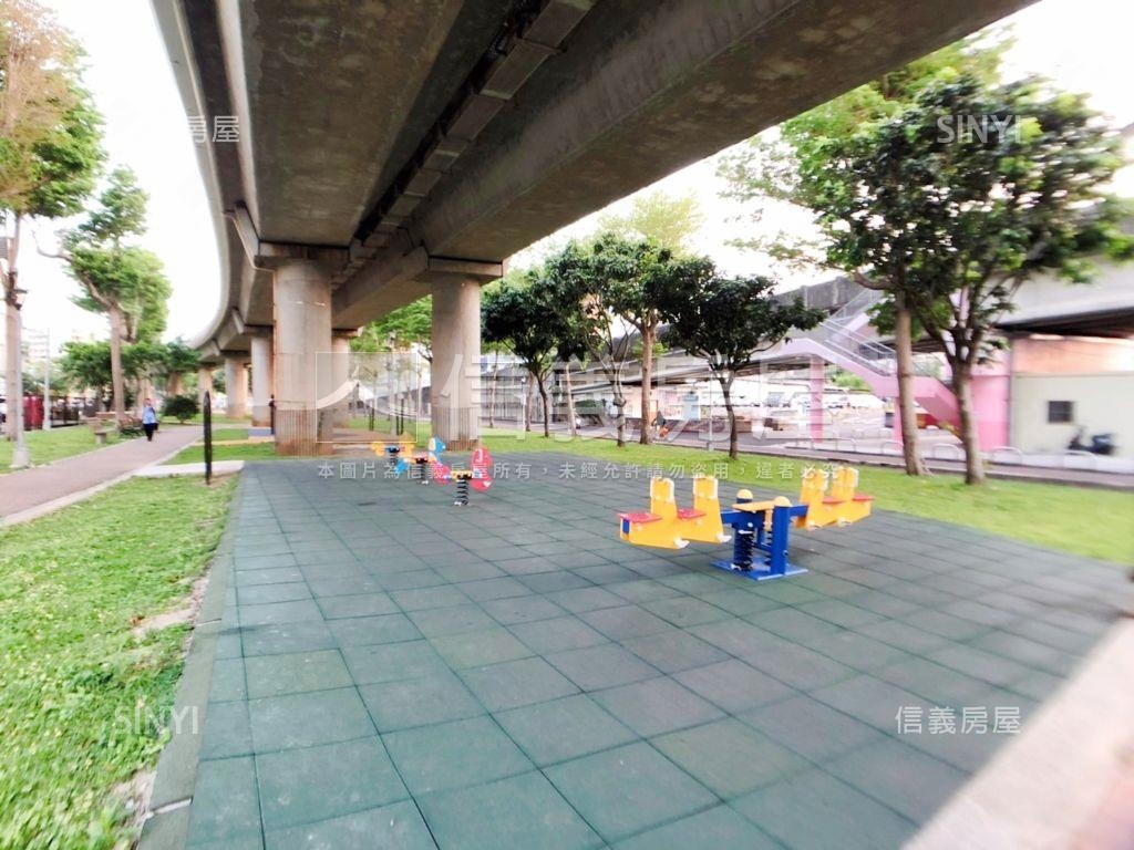 奇岩北美市挑高一樓房屋室內格局與周邊環境