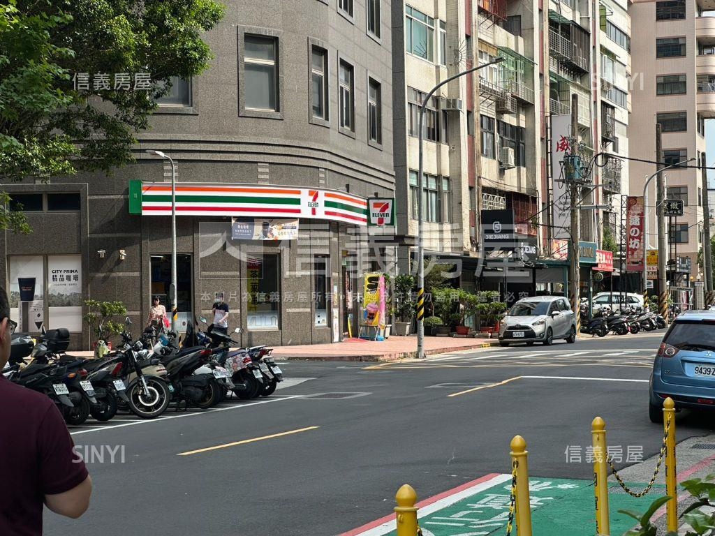 奇岩北美市挑高一樓房屋室內格局與周邊環境