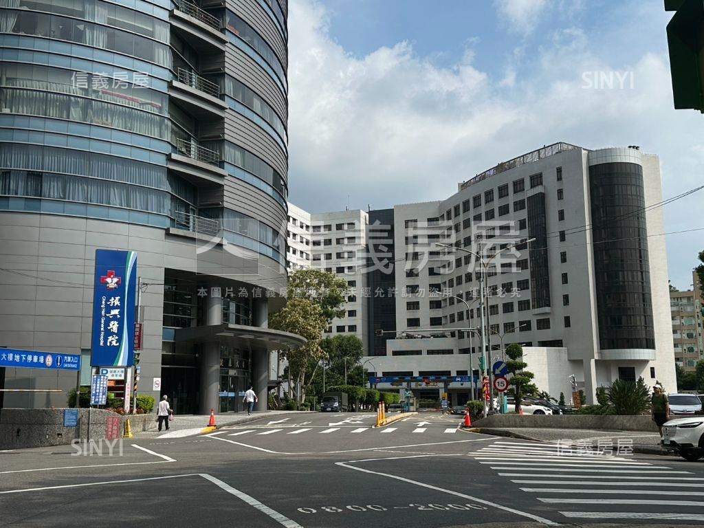 奇岩北美市挑高一樓房屋室內格局與周邊環境