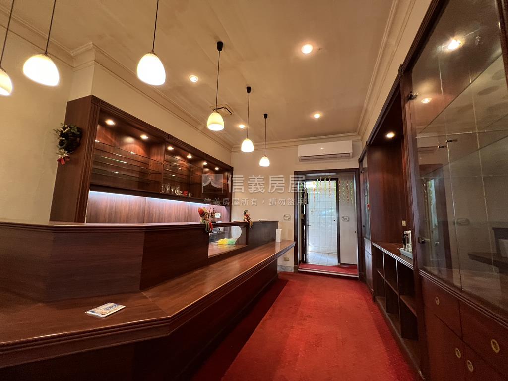 晴光稀有人潮店面房屋室內格局與周邊環境