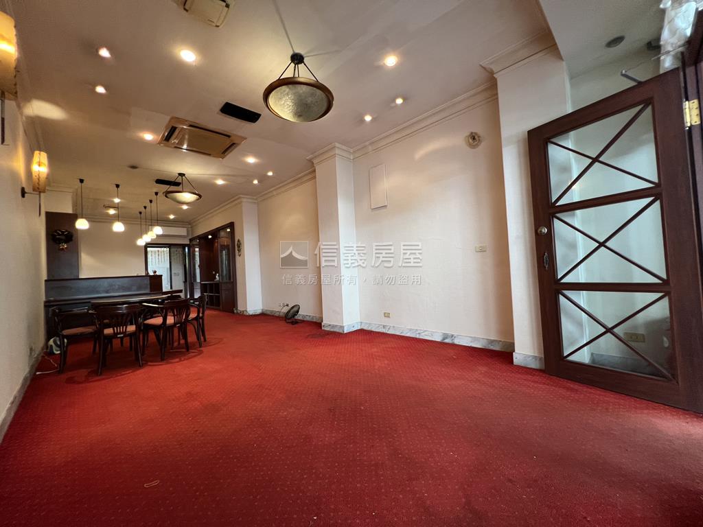 晴光稀有人潮店面房屋室內格局與周邊環境