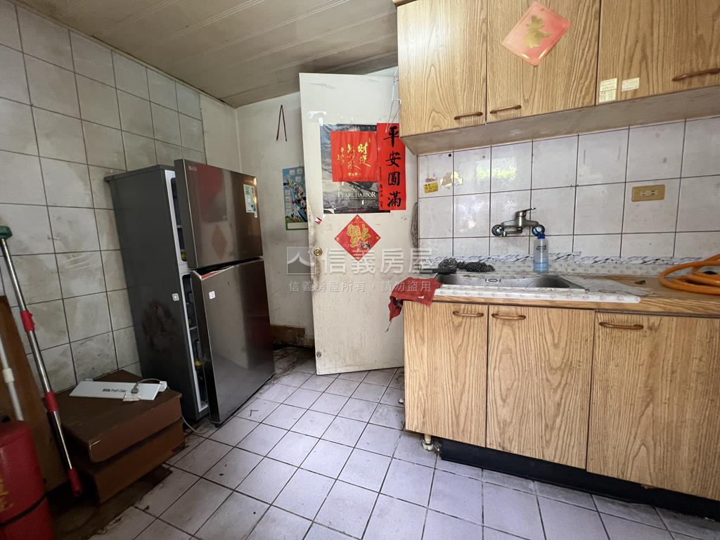 晴光稀有人潮店面房屋室內格局與周邊環境