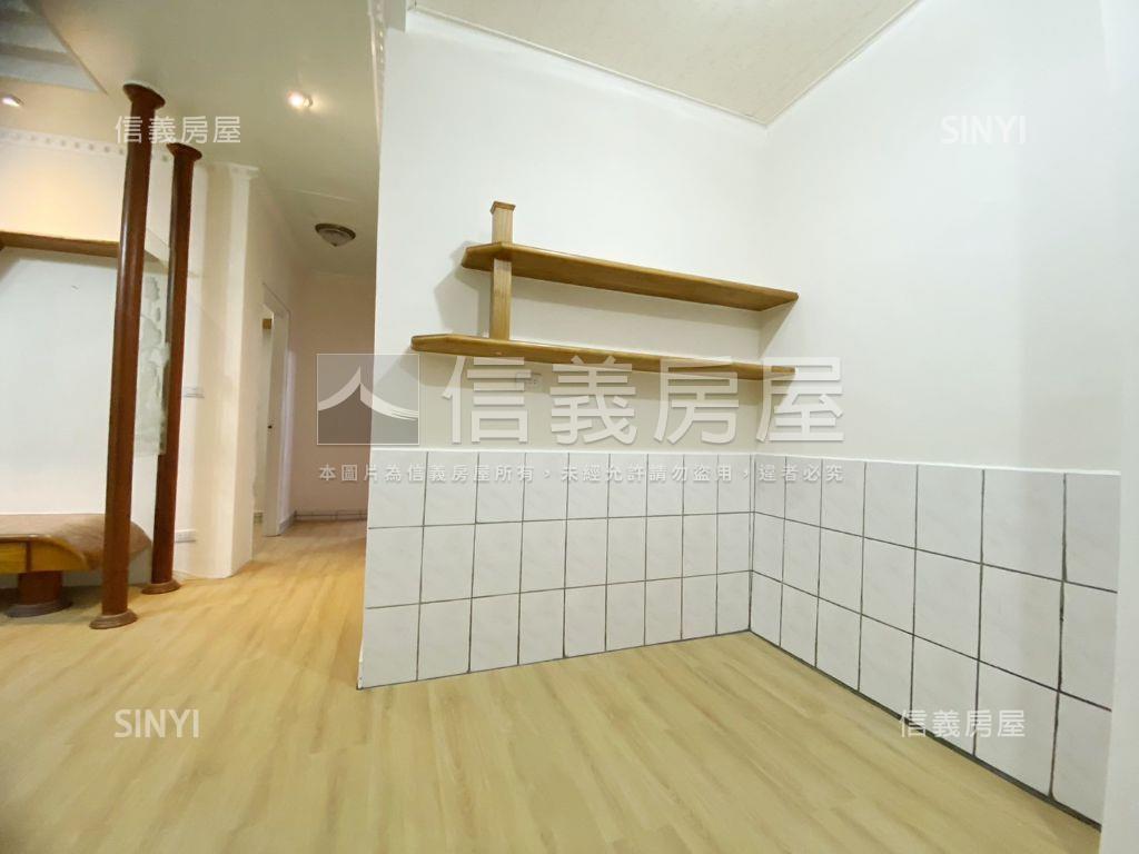 燙金西屯門牌近捷運美三房房屋室內格局與周邊環境