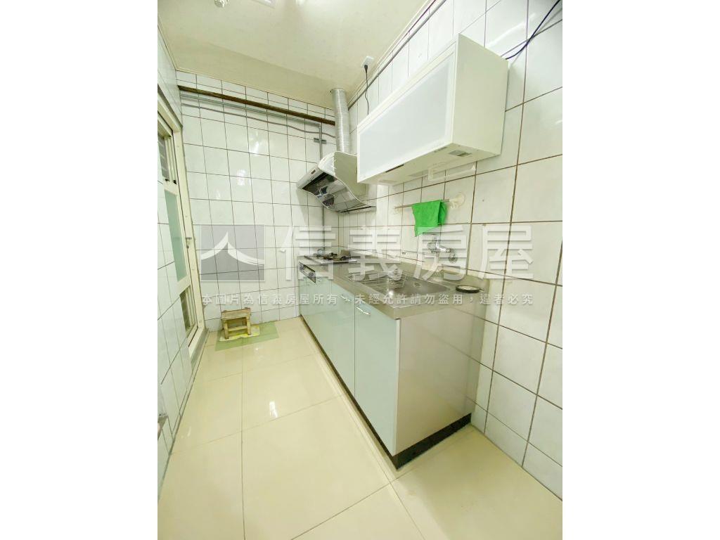 燙金西屯門牌近捷運美三房房屋室內格局與周邊環境