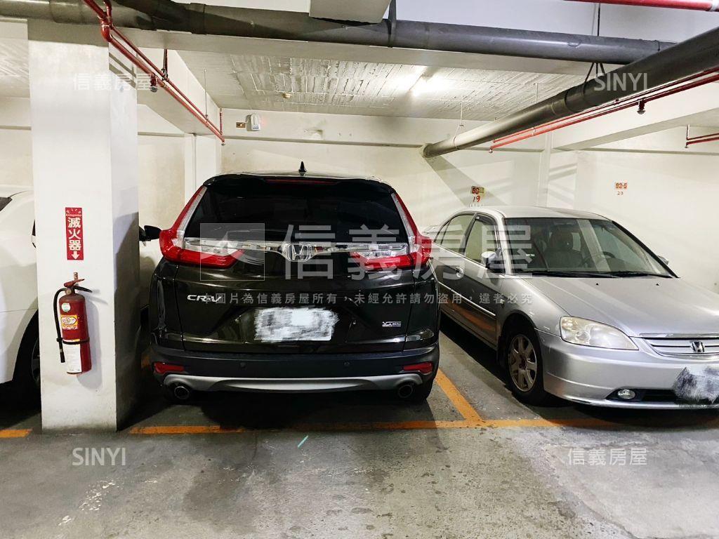 燙金西屯門牌近捷運美三房房屋室內格局與周邊環境