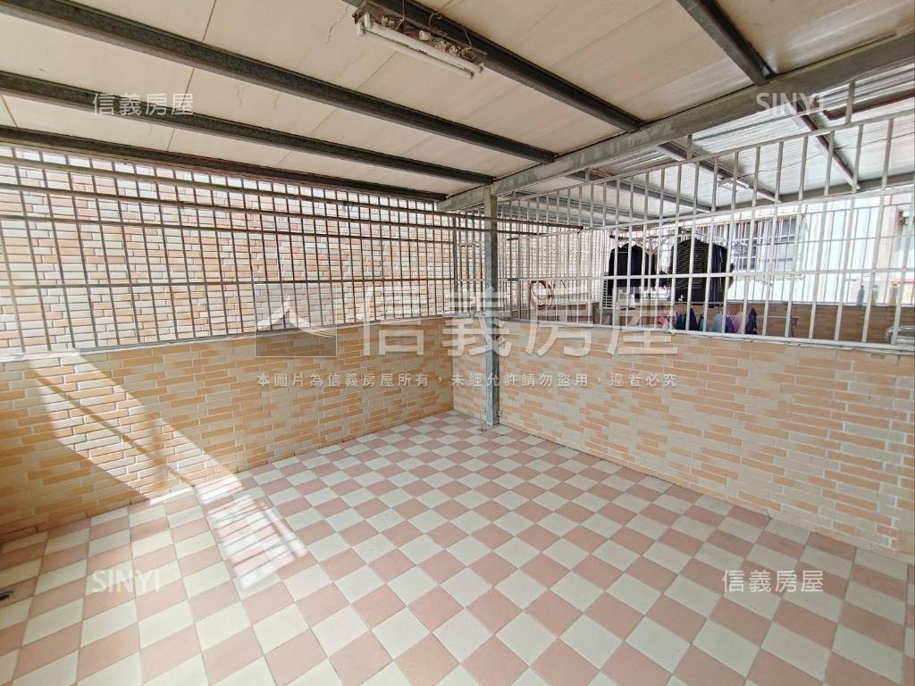 五甲邊間稀有美墅房屋室內格局與周邊環境