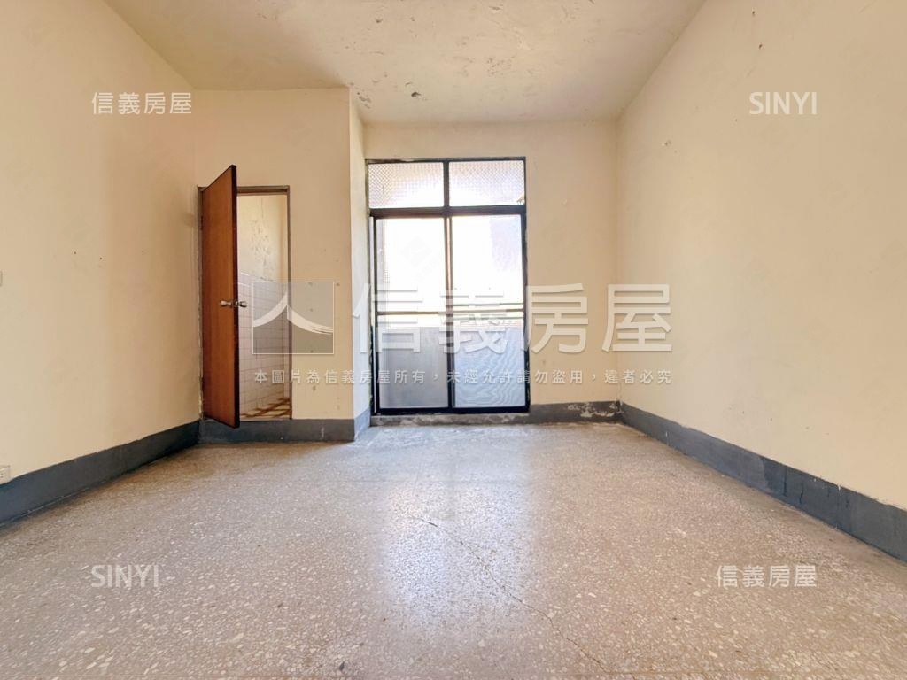 近精誠高中有後院棒透天房屋室內格局與周邊環境