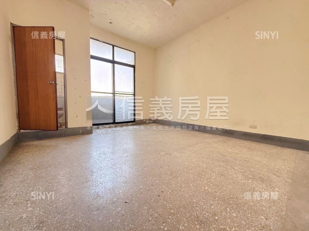 近精誠高中有後院棒透天房屋室內格局與周邊環境
