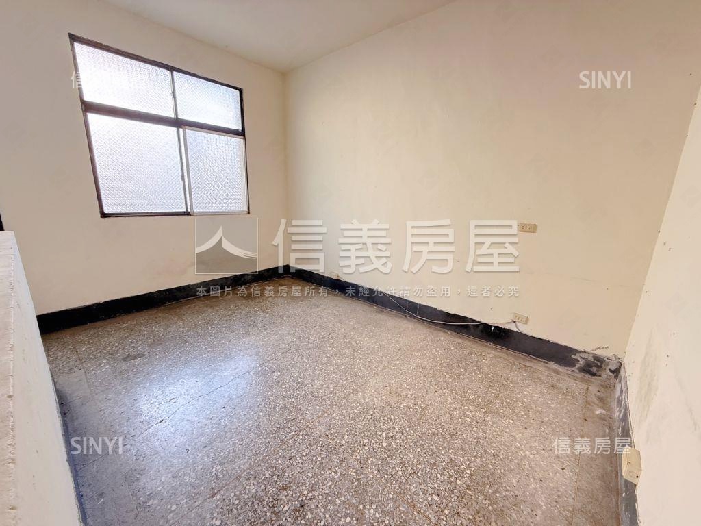 近精誠高中有後院棒透天房屋室內格局與周邊環境