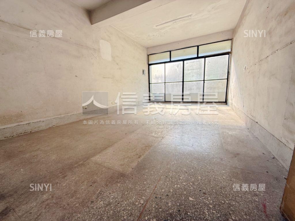 近精誠高中有後院棒透天房屋室內格局與周邊環境
