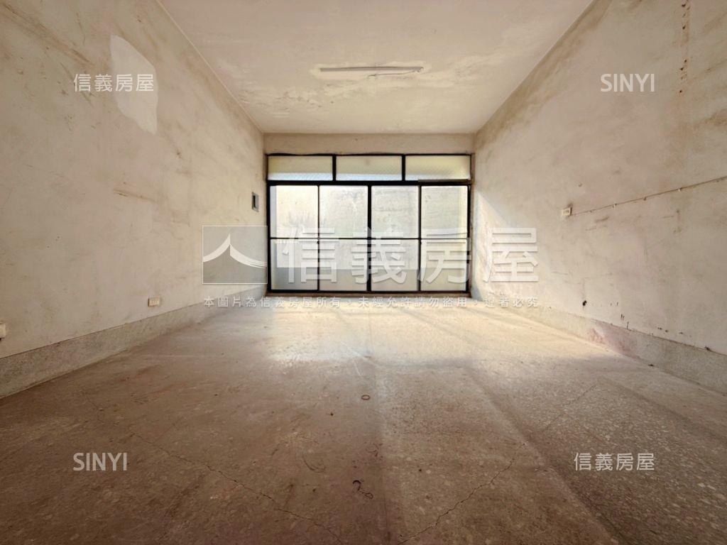 近精誠高中有後院棒透天房屋室內格局與周邊環境