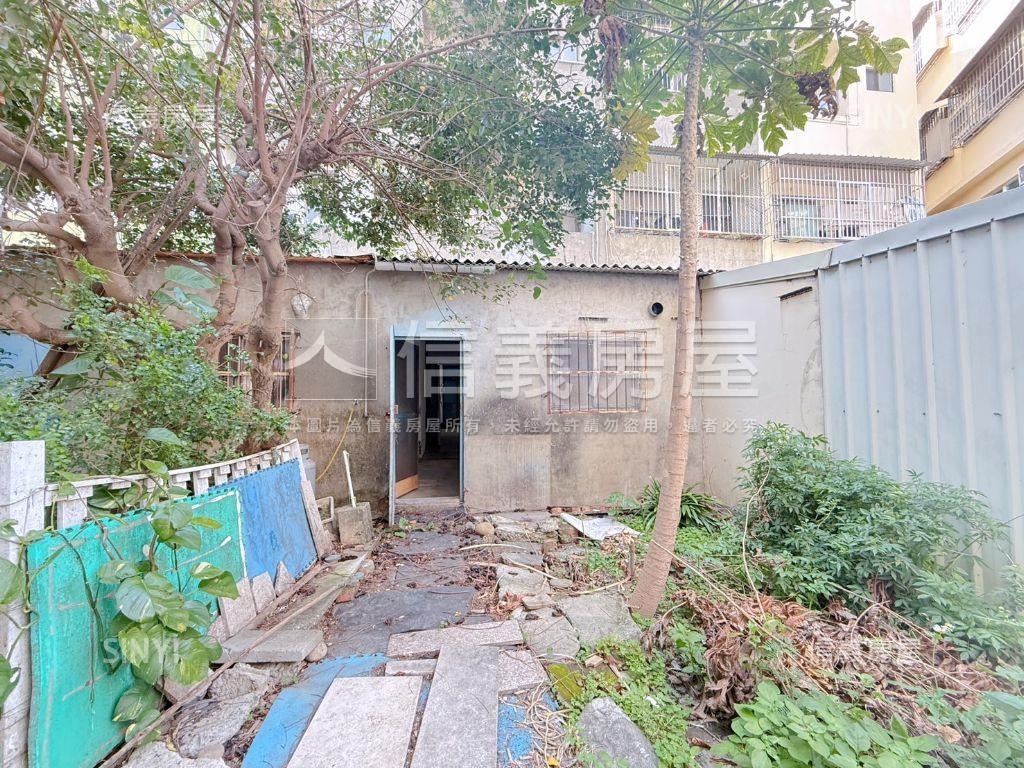 近精誠高中有後院棒透天房屋室內格局與周邊環境