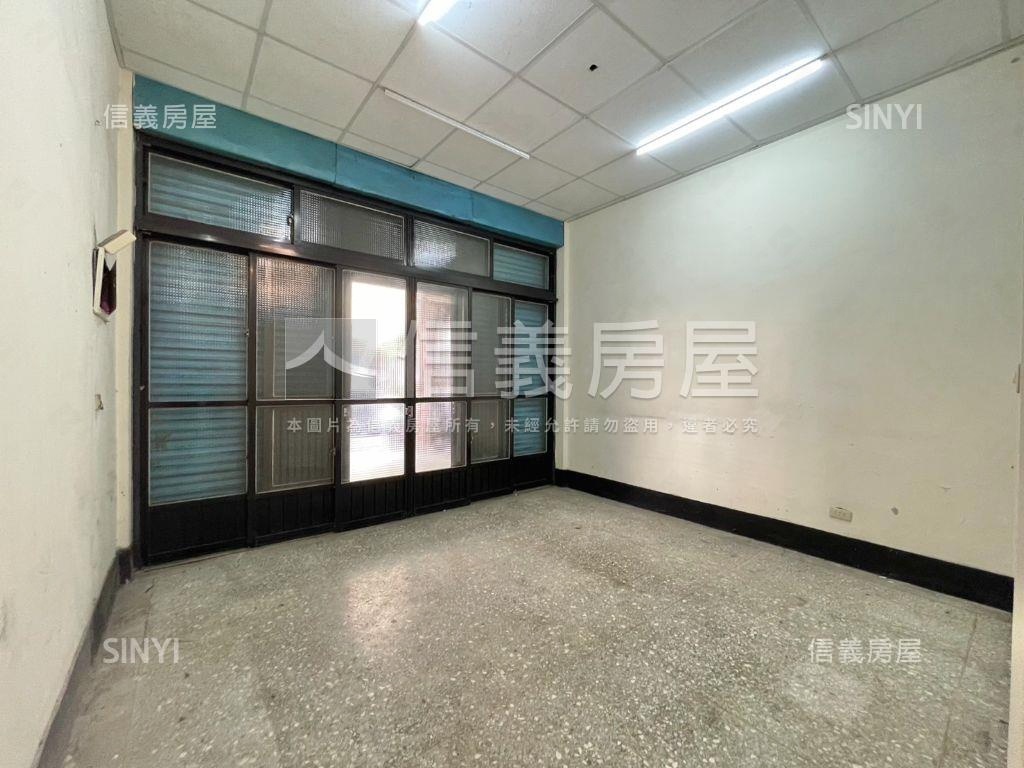 近精誠高中有後院棒透天房屋室內格局與周邊環境