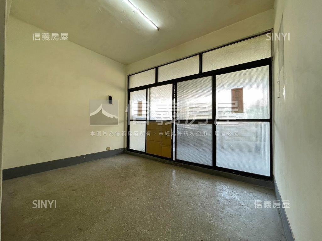 近精誠高中有後院棒透天房屋室內格局與周邊環境