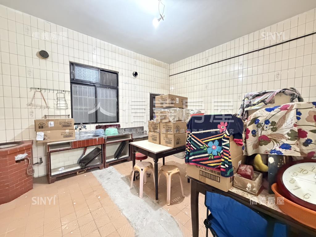 近小檜溪裝潢透天店面房屋室內格局與周邊環境