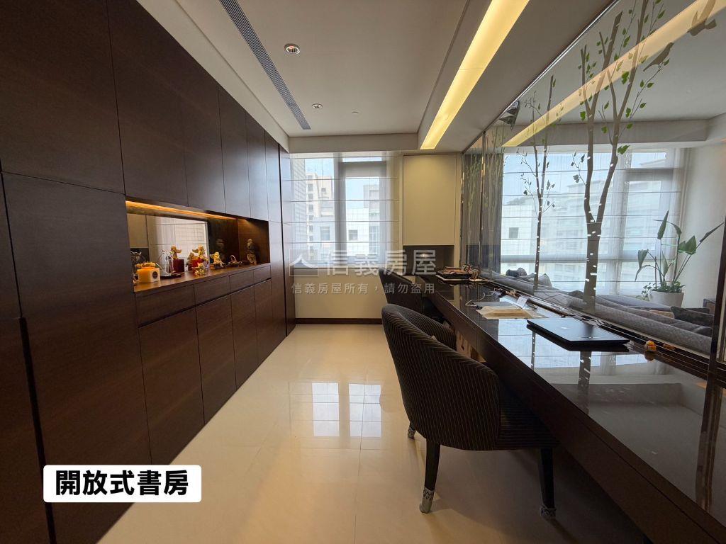 大衛營小領袖稀有釋出房屋室內格局與周邊環境